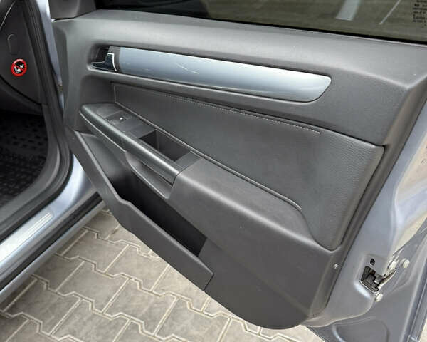 Серый Опель Астра, объемом двигателя 1.6 л и пробегом 289 тыс. км за 4200 $, фото 32 на Automoto.ua