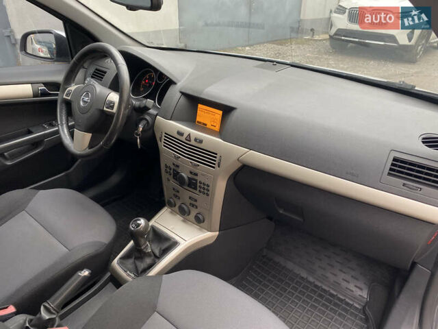 Сірий Опель Астра, об'ємом двигуна 1.69 л та пробігом 258 тис. км за 5800 $, фото 8 на Automoto.ua