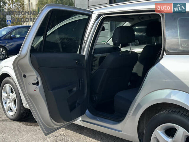 Сірий Опель Астра, об'ємом двигуна 1.69 л та пробігом 84 тис. км за 7400 $, фото 48 на Automoto.ua