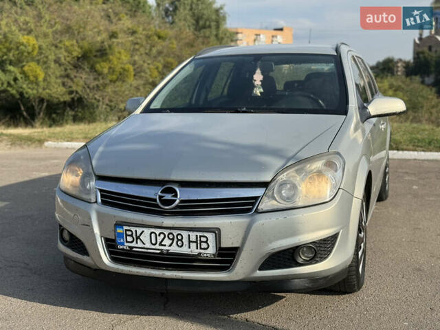Сірий Опель Астра, об'ємом двигуна 1.91 л та пробігом 255 тис. км за 4200 $, фото 8 на Automoto.ua