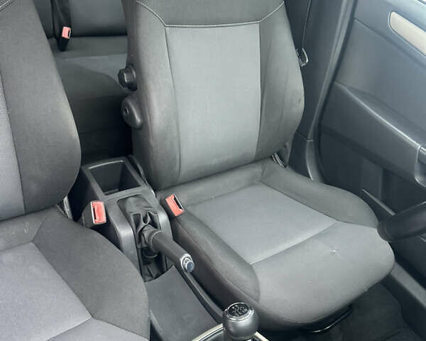 Серый Опель Астра, объемом двигателя 1.6 л и пробегом 196 тыс. км за 5600 $, фото 47 на Automoto.ua