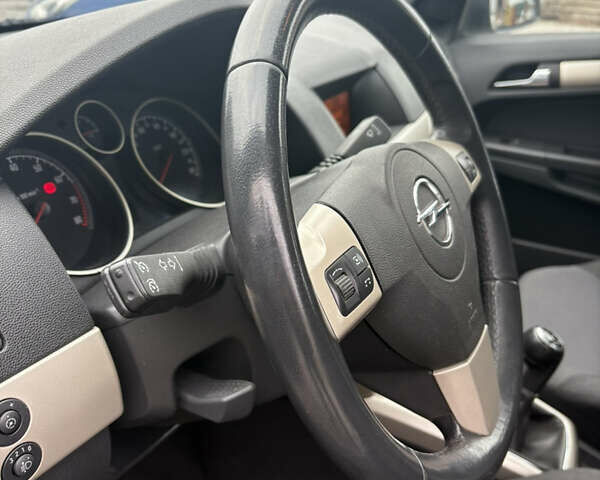 Серый Опель Астра, объемом двигателя 1.6 л и пробегом 215 тыс. км за 6000 $, фото 14 на Automoto.ua