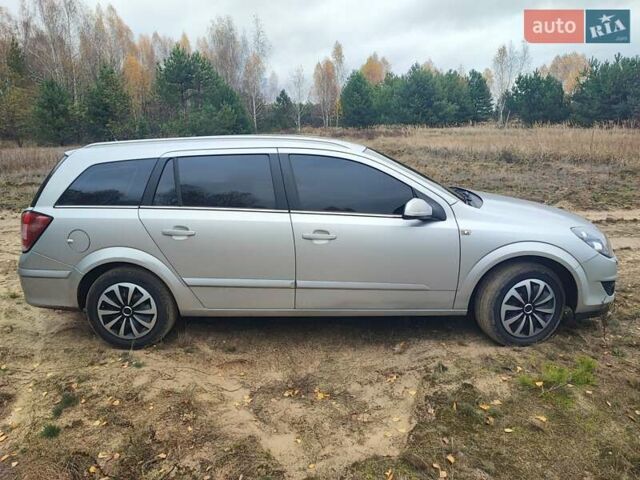 Серый Опель Астра, объемом двигателя 1.8 л и пробегом 245 тыс. км за 5500 $, фото 1 на Automoto.ua