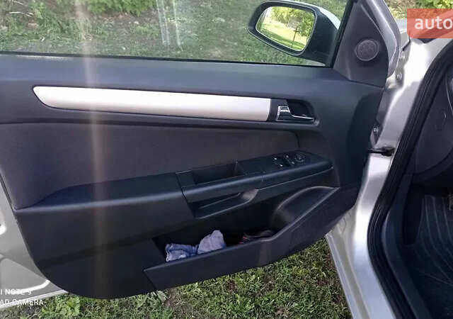 Серый Опель Астра, объемом двигателя 1.69 л и пробегом 308 тыс. км за 5500 $, фото 9 на Automoto.ua