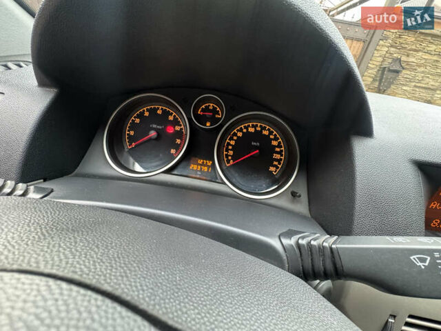 Серый Опель Астра, объемом двигателя 1.6 л и пробегом 283 тыс. км за 5000 $, фото 8 на Automoto.ua