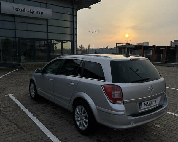 Серый Опель Астра, объемом двигателя 1.69 л и пробегом 247 тыс. км за 6000 $, фото 2 на Automoto.ua