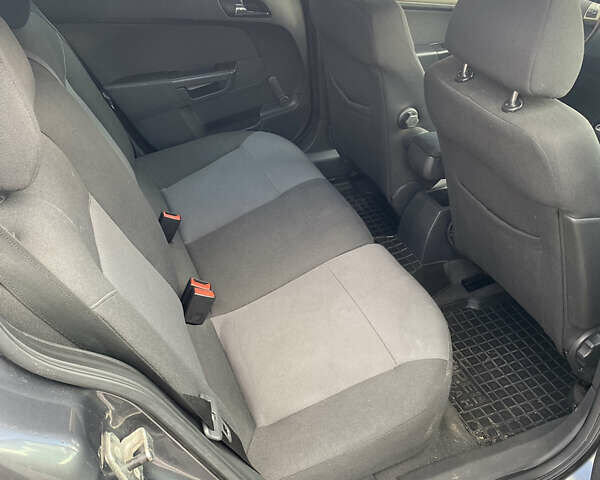 Серый Опель Астра, объемом двигателя 1.6 л и пробегом 234 тыс. км за 5399 $, фото 6 на Automoto.ua