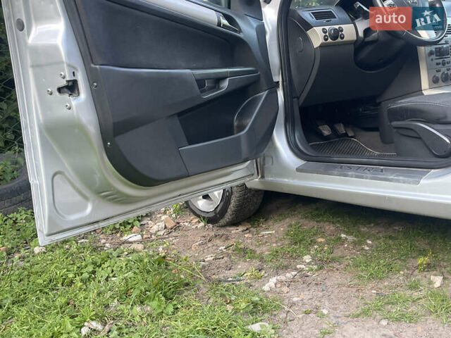 Серый Опель Астра, объемом двигателя 1.7 л и пробегом 260 тыс. км за 4750 $, фото 20 на Automoto.ua