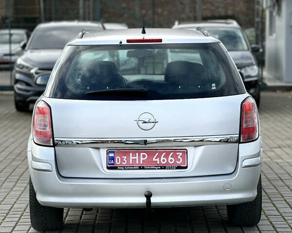 Серый Опель Астра, объемом двигателя 1.8 л и пробегом 188 тыс. км за 6300 $, фото 4 на Automoto.ua