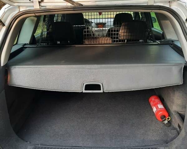 Опель Астра 2008 в Кременце на Automoto.ua Серый Опель Астра, объемом двигателя 1.6 л и пробегом 202 тыс. км за 5100 $, фото 4 на Automoto.ua