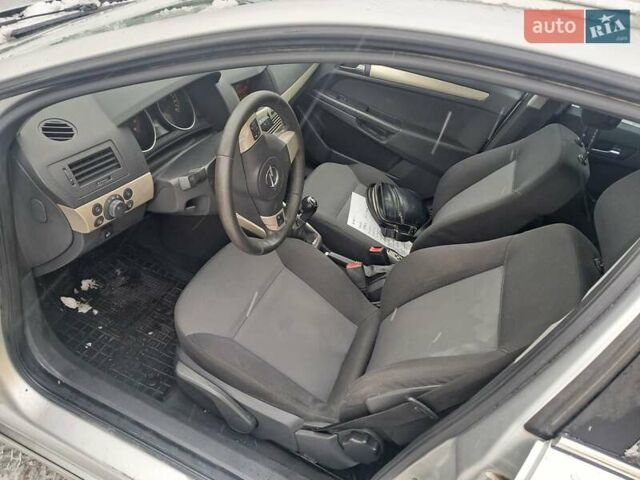 Сірий Опель Астра, об'ємом двигуна 1.6 л та пробігом 260 тис. км за 4800 $, фото 24 на Automoto.ua