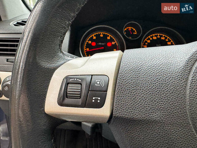 Серый Опель Астра, объемом двигателя 1.6 л и пробегом 197 тыс. км за 5990 $, фото 15 на Automoto.ua