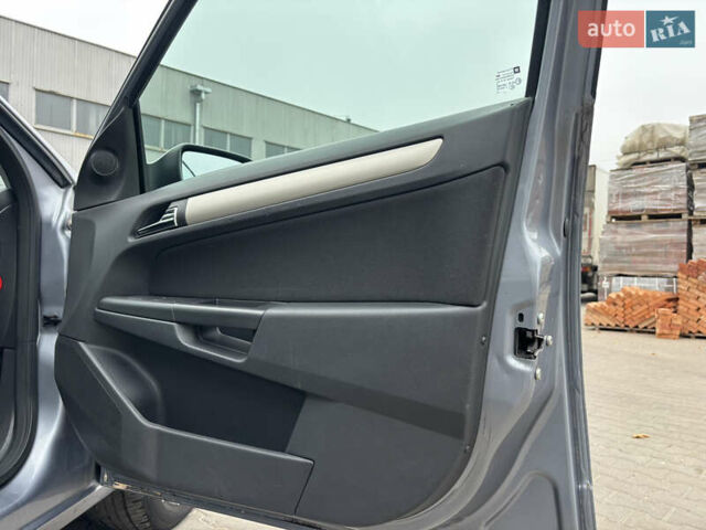 Сірий Опель Астра, об'ємом двигуна 1.6 л та пробігом 275 тис. км за 4999 $, фото 36 на Automoto.ua