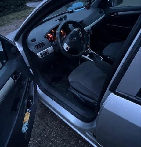 Сірий Опель Астра, об'ємом двигуна 1.7 л та пробігом 225 тис. км за 5500 $, фото 3 на Automoto.ua