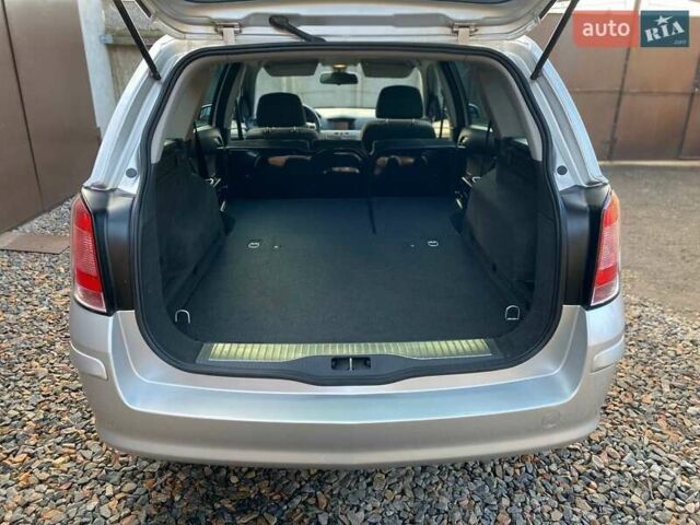 Серый Опель Астра, объемом двигателя 1.6 л и пробегом 172 тыс. км за 5900 $, фото 53 на Automoto.ua