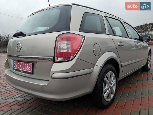 Серый Опель Астра, объемом двигателя 1.6 л и пробегом 240 тыс. км за 5750 $, фото 27 на Automoto.ua