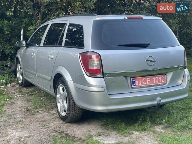 Серый Опель Астра, объемом двигателя 1.7 л и пробегом 260 тыс. км за 4750 $, фото 13 на Automoto.ua