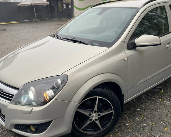 Серый Опель Астра, объемом двигателя 1.6 л и пробегом 196 тыс. км за 6000 $, фото 7 на Automoto.ua