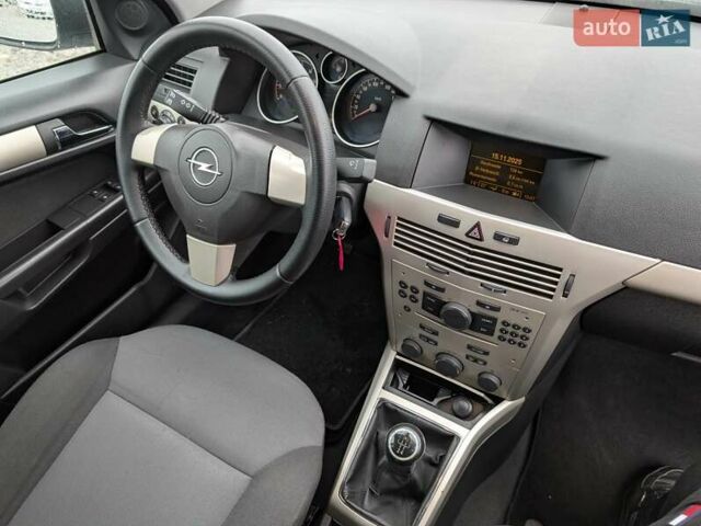 Серый Опель Астра, объемом двигателя 0 л и пробегом 240 тыс. км за 4850 $, фото 45 на Automoto.ua