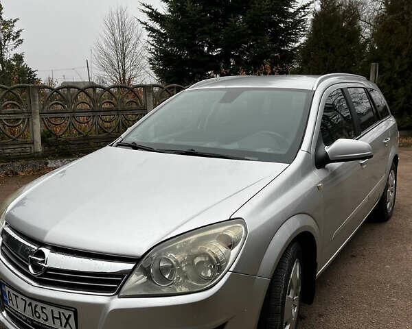 Сірий Опель Астра, об'ємом двигуна 1.69 л та пробігом 200 тис. км за 4499 $, фото 4 на Automoto.ua