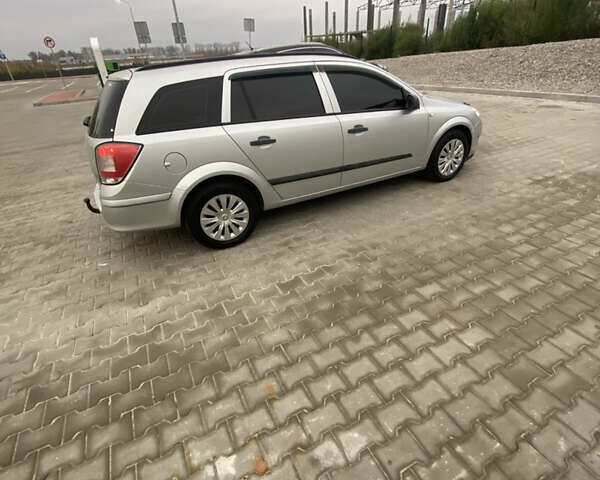 Серый Опель Астра, объемом двигателя 1.6 л и пробегом 220 тыс. км за 4300 $, фото 1 на Automoto.ua