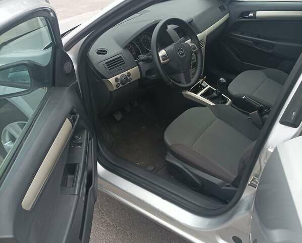 Сірий Опель Астра, об'ємом двигуна 1.6 л та пробігом 219 тис. км за 5200 $, фото 6 на Automoto.ua