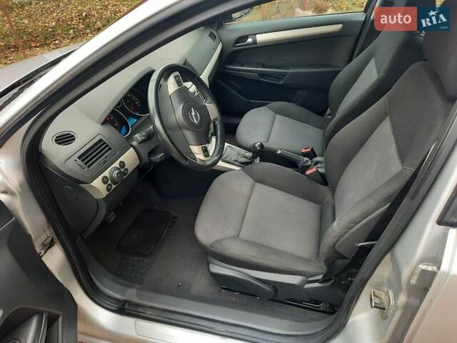 Сірий Опель Астра, об'ємом двигуна 1.9 л та пробігом 219 тис. км за 6200 $, фото 24 на Automoto.ua