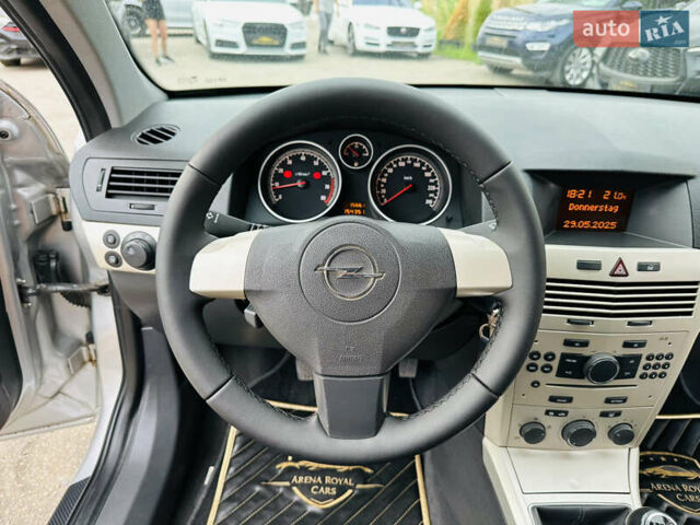 Серый Опель Астра, объемом двигателя 1.6 л и пробегом 154 тыс. км за 7200 $, фото 27 на Automoto.ua