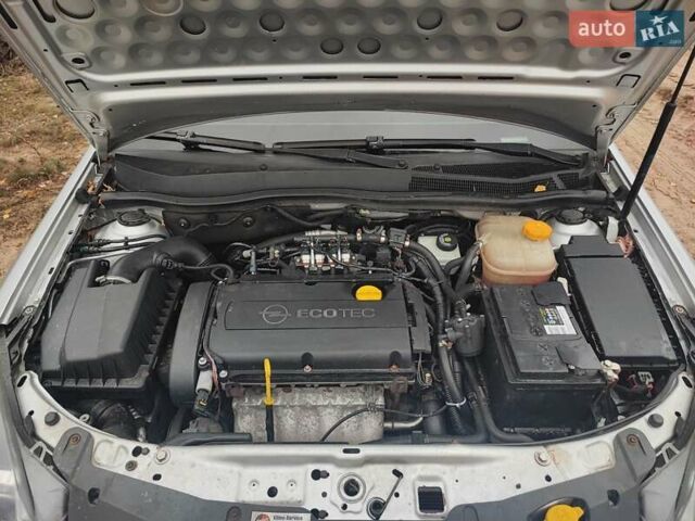 Серый Опель Астра, объемом двигателя 1.8 л и пробегом 245 тыс. км за 5500 $, фото 14 на Automoto.ua