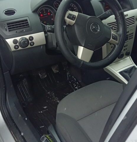 Сірий Опель Астра, об'ємом двигуна 1.7 л та пробігом 196 тис. км за 5250 $, фото 5 на Automoto.ua