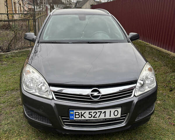 Серый Опель Астра, объемом двигателя 1.6 л и пробегом 240 тыс. км за 4000 $, фото 3 на Automoto.ua