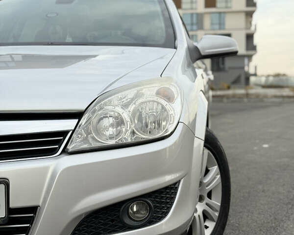 Серый Опель Астра, объемом двигателя 1.7 л и пробегом 228 тыс. км за 4899 $, фото 42 на Automoto.ua