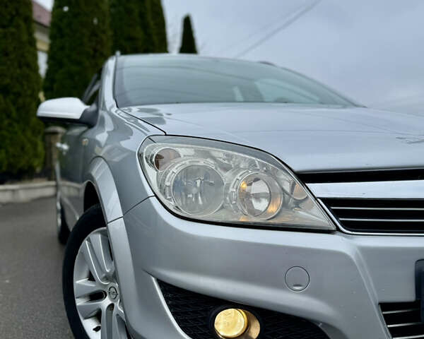 Серый Опель Астра, объемом двигателя 1.6 л и пробегом 201 тыс. км за 4700 $, фото 3 на Automoto.ua