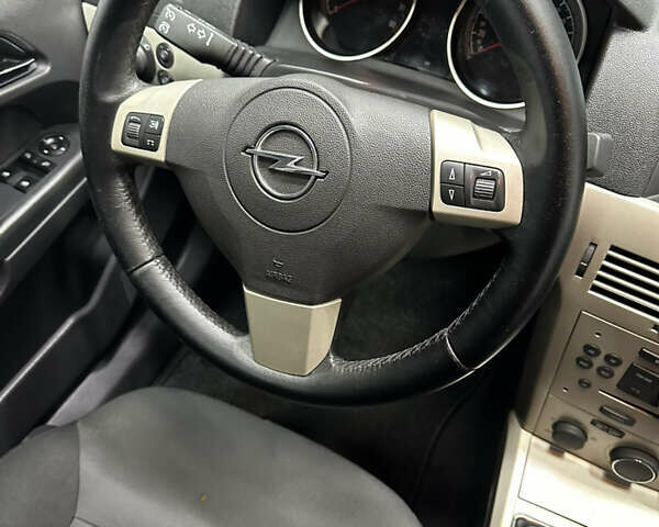 Серый Опель Астра, объемом двигателя 1.6 л и пробегом 196 тыс. км за 5850 $, фото 30 на Automoto.ua