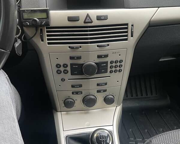 Сірий Опель Астра, об'ємом двигуна 1.6 л та пробігом 196 тис. км за 6200 $, фото 13 на Automoto.ua