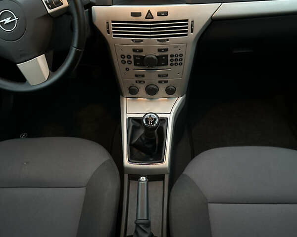 Сірий Опель Астра, об'ємом двигуна 1.6 л та пробігом 196 тис. км за 5700 $, фото 34 на Automoto.ua