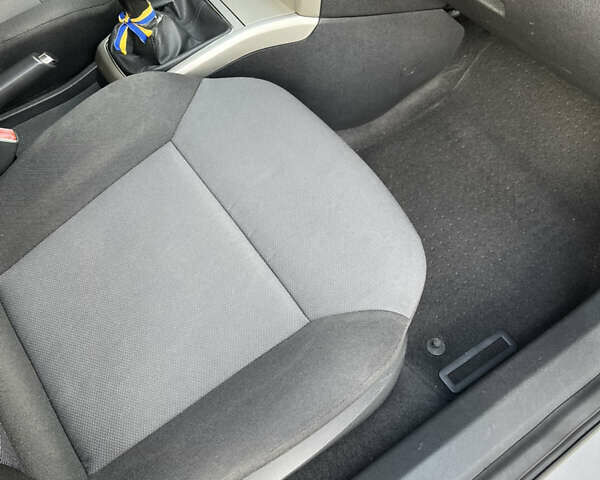 Серый Опель Астра, объемом двигателя 1.7 л и пробегом 258 тыс. км за 5500 $, фото 32 на Automoto.ua