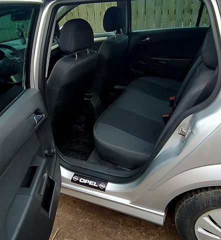 Серый Опель Астра, объемом двигателя 1.6 л и пробегом 281 тыс. км за 5200 $, фото 5 на Automoto.ua