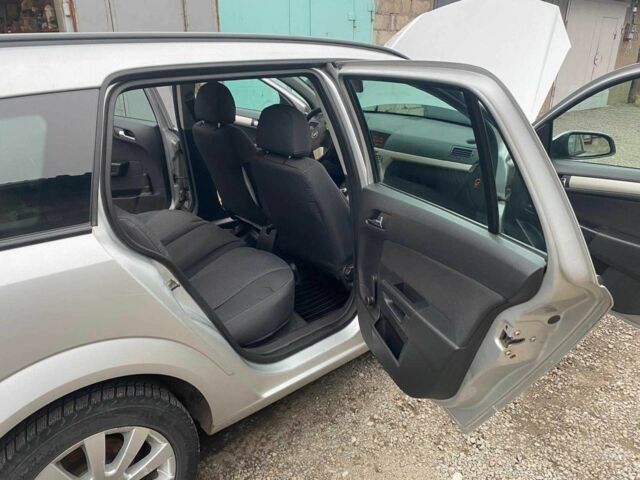 Серый Опель Астра, объемом двигателя 1.6 л и пробегом 230 тыс. км за 5200 $, фото 9 на Automoto.ua