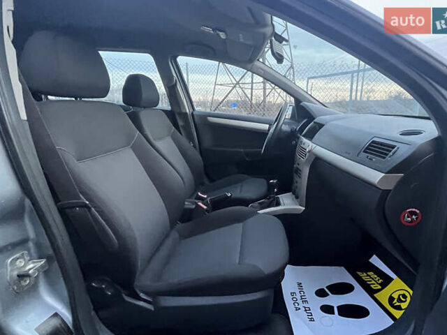 Серый Опель Астра, объемом двигателя 1.36 л и пробегом 220 тыс. км за 5500 $, фото 15 на Automoto.ua