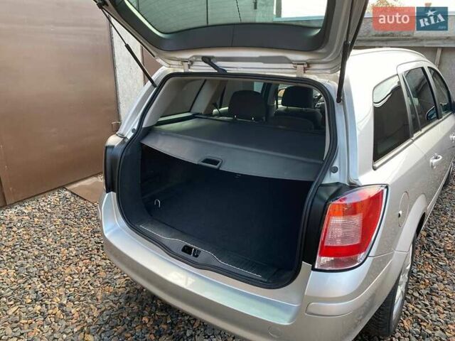 Серый Опель Астра, объемом двигателя 1.6 л и пробегом 172 тыс. км за 5900 $, фото 44 на Automoto.ua