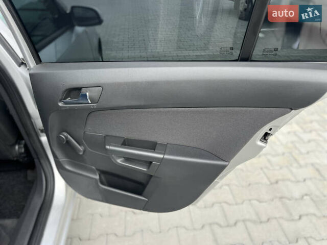 Опель Астра 2008 в Виннице на Automoto.ua Серый Опель Астра, объемом двигателя 1.8 л и пробегом 166 тыс. км за 6499 $, фото 47 на Automoto.ua