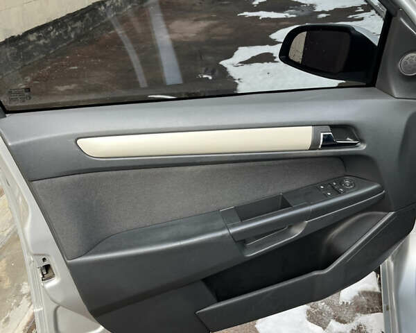 Серый Опель Астра, объемом двигателя 1.7 л и пробегом 258 тыс. км за 5500 $, фото 25 на Automoto.ua