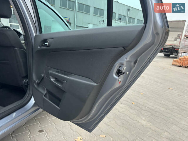 Сірий Опель Астра, об'ємом двигуна 1.6 л та пробігом 275 тис. км за 4999 $, фото 33 на Automoto.ua