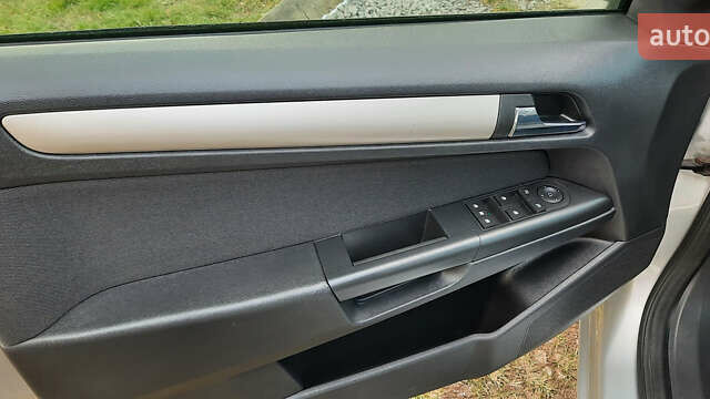 Сірий Опель Астра, об'ємом двигуна 1.8 л та пробігом 200 тис. км за 5999 $, фото 22 на Automoto.ua