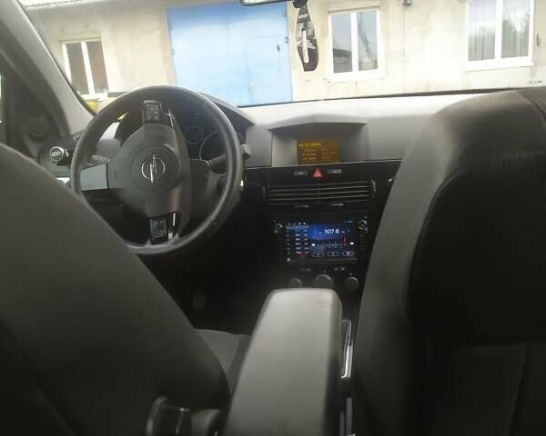 Серый Опель Астра, объемом двигателя 1.7 л и пробегом 285 тыс. км за 5500 $, фото 52 на Automoto.ua