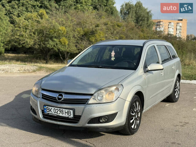Серый Опель Астра, объемом двигателя 1.9 л и пробегом 255 тыс. км за 4300 $, фото 3 на Automoto.ua
