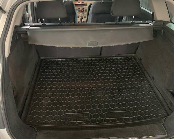 Сірий Опель Астра, об'ємом двигуна 1.69 л та пробігом 258 тис. км за 5800 $, фото 4 на Automoto.ua