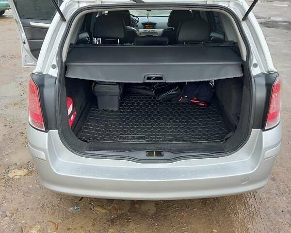 Серый Опель Астра, объемом двигателя 1.7 л и пробегом 420 тыс. км за 6000 $, фото 6 на Automoto.ua