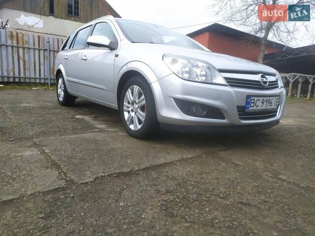 Серый Опель Астра, объемом двигателя 1.7 л и пробегом 285 тыс. км за 5500 $, фото 41 на Automoto.ua